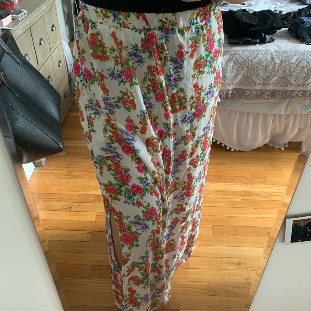 Summer skirt with slit